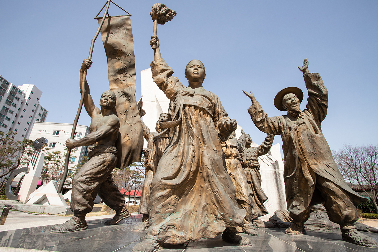 천안시 병천면 아우내독립만세 기념공원엔 병천 아우내 4.1만세운동을 기리는 '그날의 함성' 조형물이 안치돼 있다. ⓒ 사진 = 지유석 기자