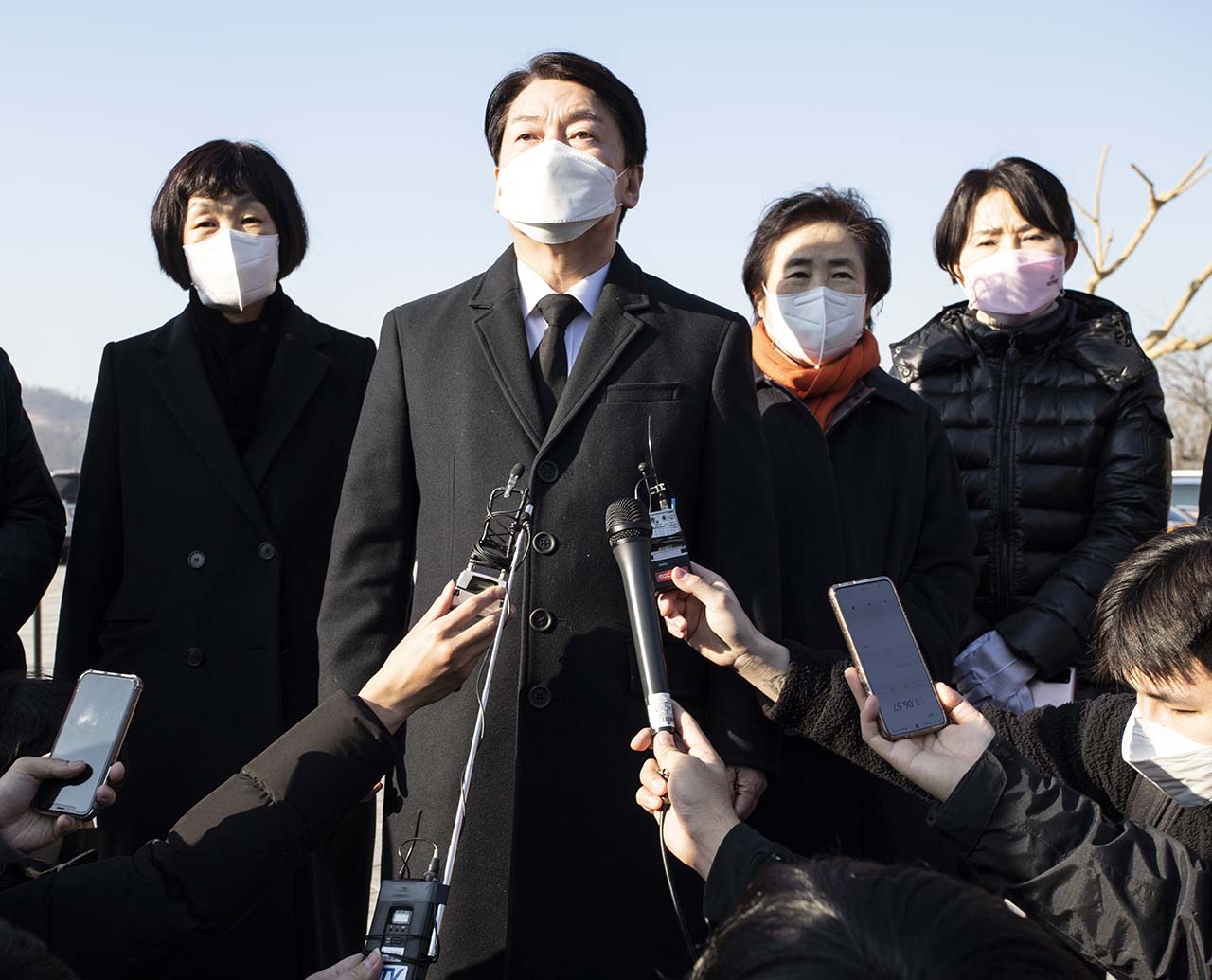 국민의당 안철수 대선 후보가 7일 오후 충남 천안을 찾아 기자들과 만났다. 안 후보가 최근 지지율이 상승 중이어서 취재 열기가 뜨겁다. Ⓒ 사진 = 지유석 기자