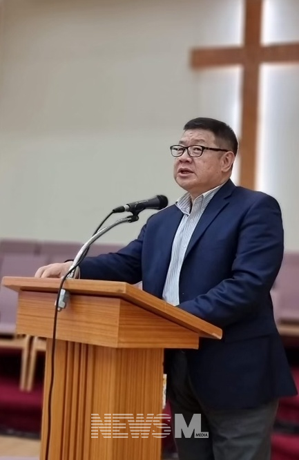 노진준 목사가 뉴욕나무교회에서 열린 목회자 컨퍼런스에서 강의를 하고 있다.