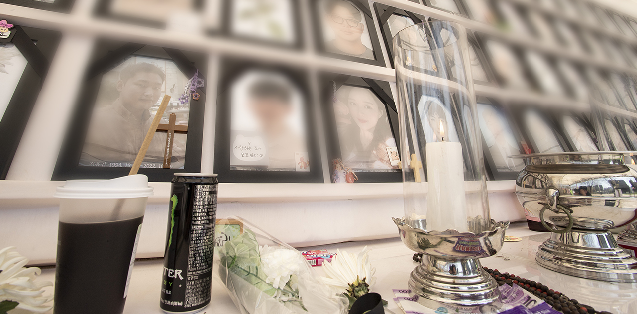 서울광장 한켠에 마련한 10.29이태원참사 희생자 분향소. 올해 부활절은 10.29참사 후 처음 맞는 부활절이다. Ⓒ 사진 = 지유석 기자