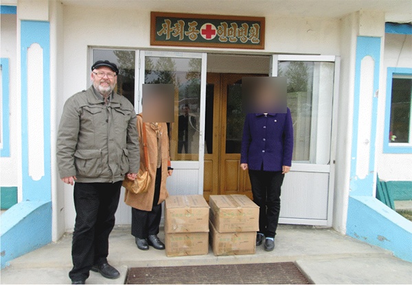 아일랜드 출신 성공회 사제인 폴 무니 신부는 대북 의료지원에 앞장서왔고, 그 공로로 대한성공회 산하 평화선교단체가 주는 평화상을 받았다. ⓒ 폴 무니 신부 제공