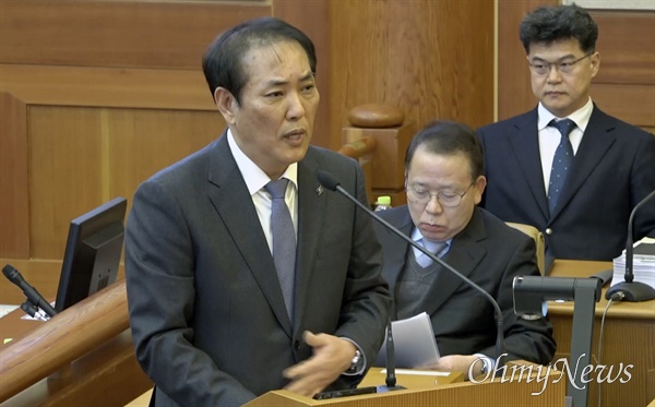 ▲윤석열 대통령 탄핵심판 국회측 대리인단의 장순욱 변호사가 25일 오후 서울 종로구 헌법재판소 대심판정에서 열린 윤석열 대통령 탄핵심판 최종 변론에서 종합 변론을 하고 있다. ⓒ 헌법재판소 제공관련사진보기